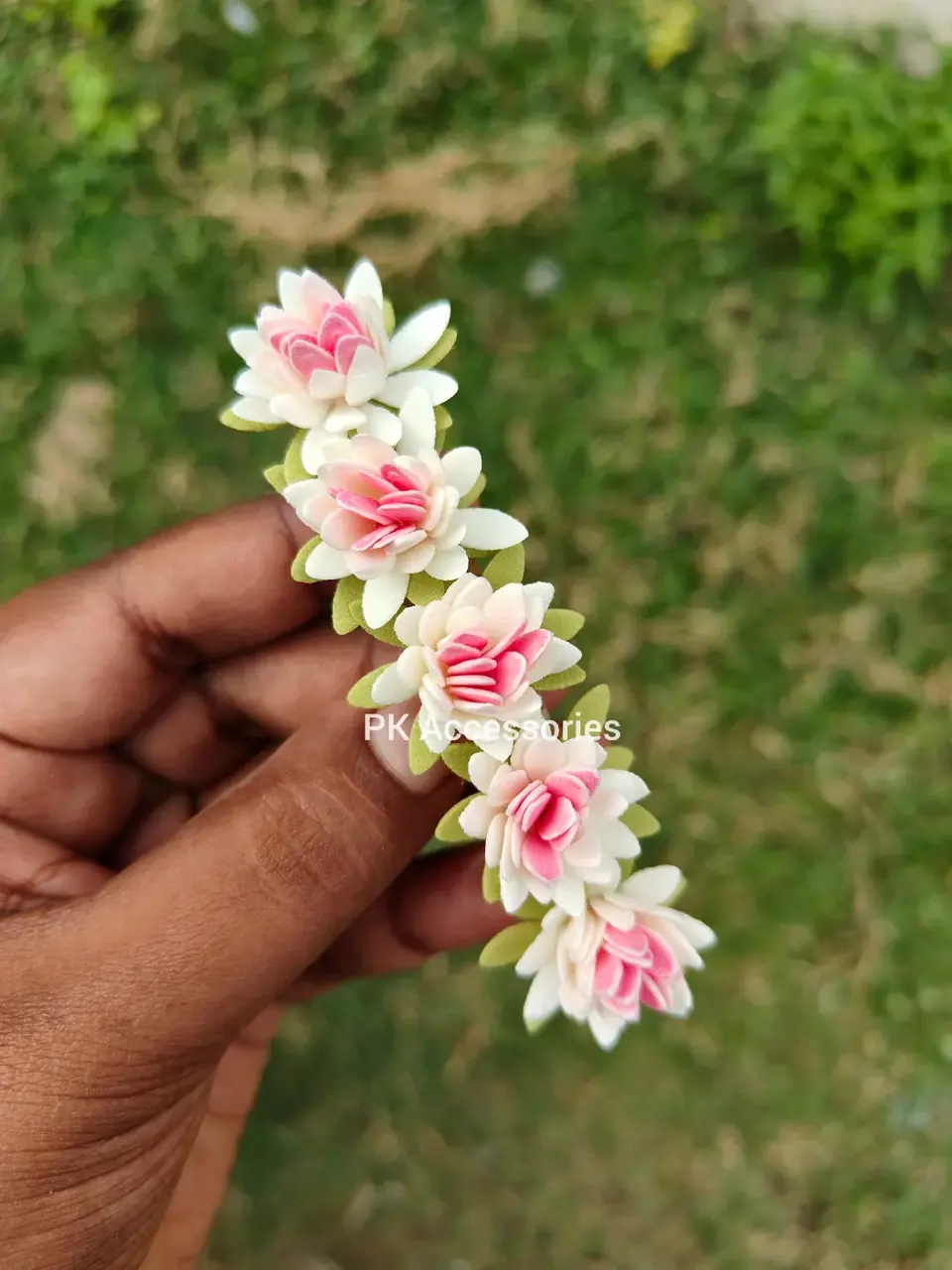 Foam Pink Mullai clip