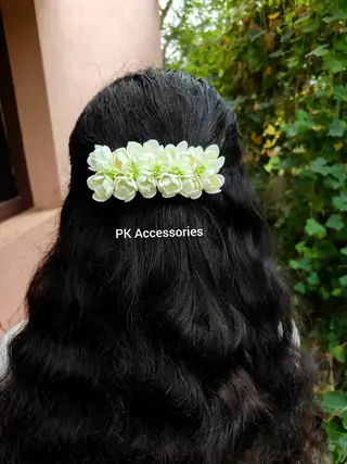 Foam jasmine clip view 3