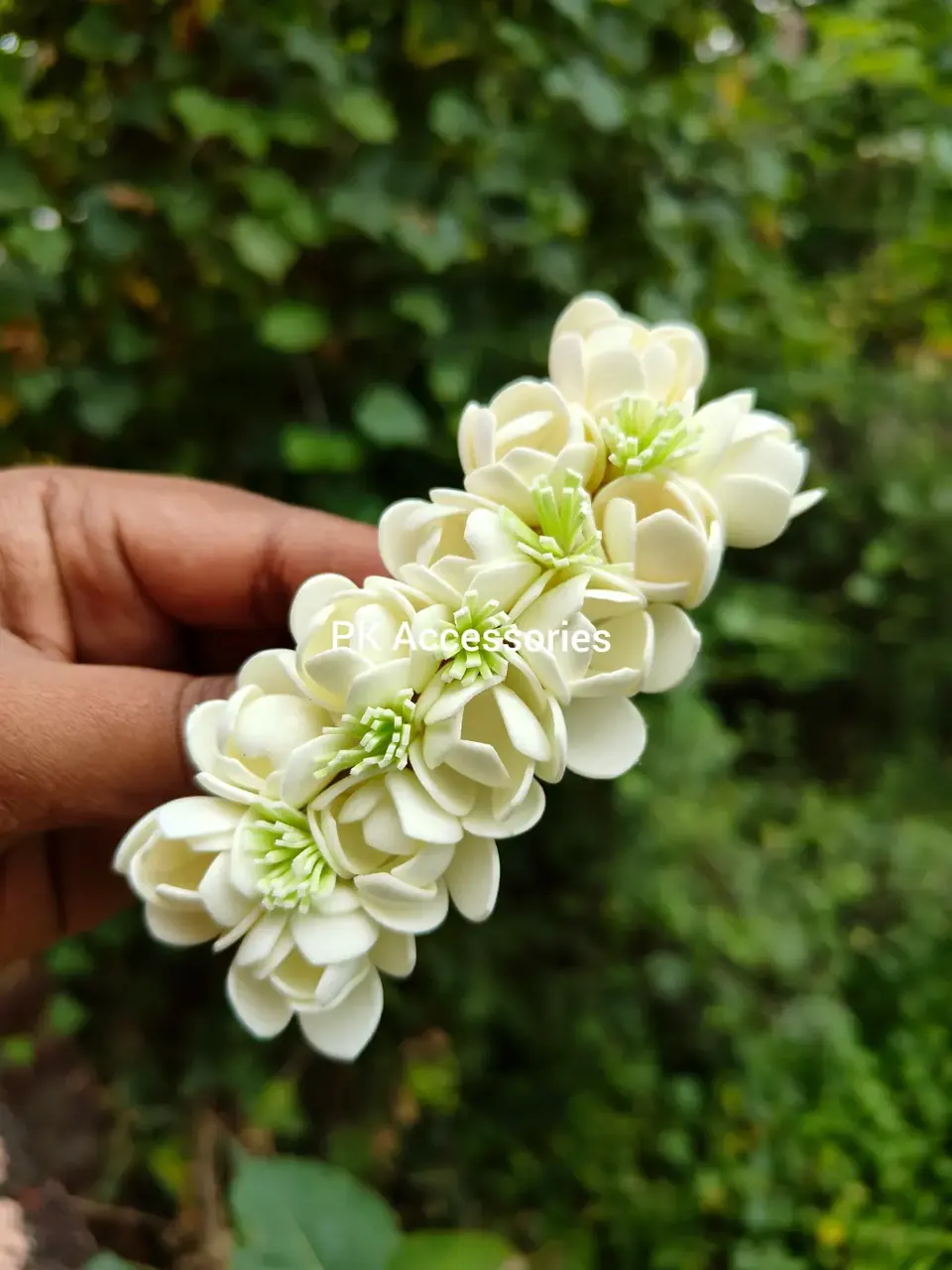 Foam jasmine clip