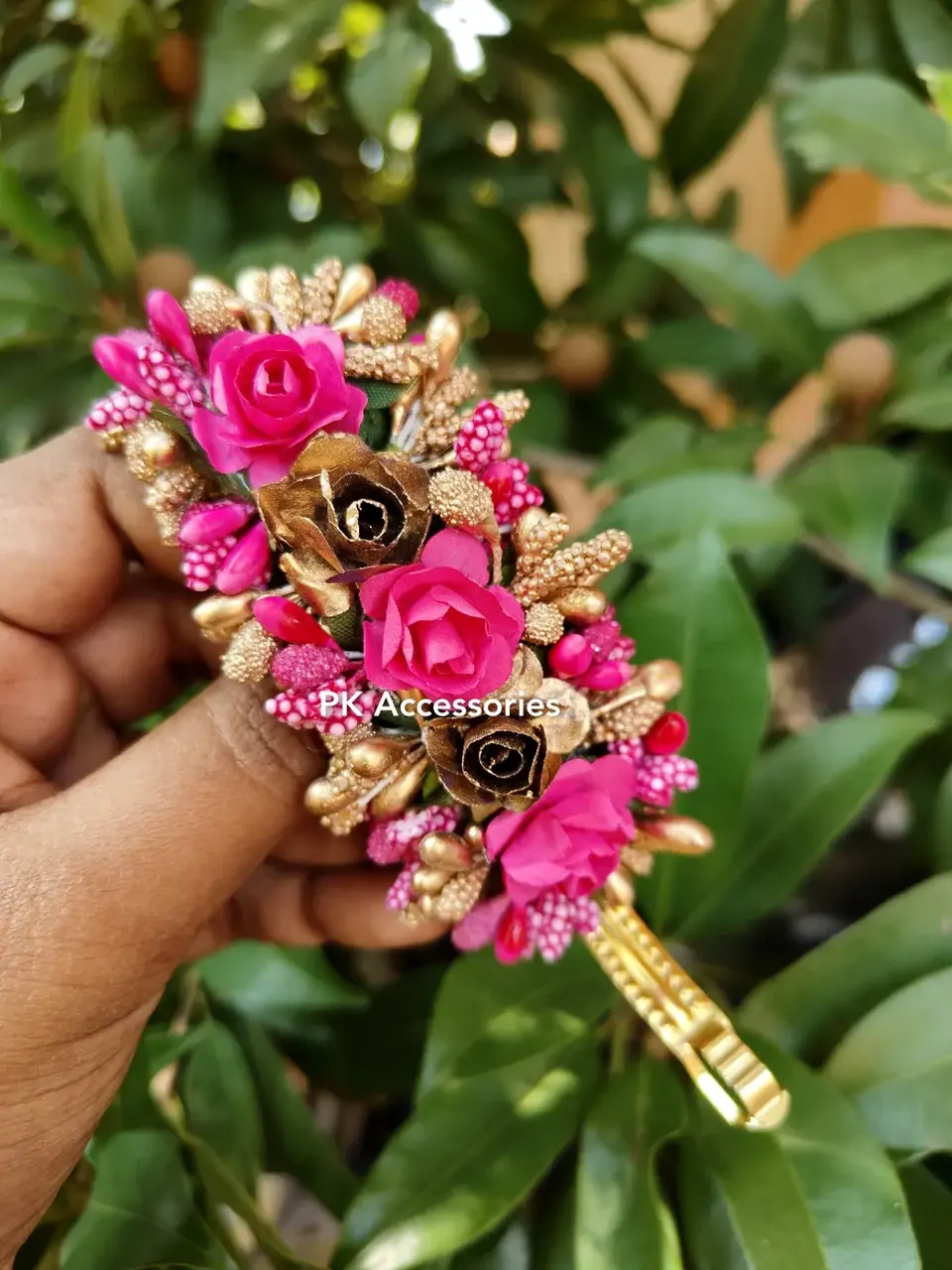 Gold × Pink clip